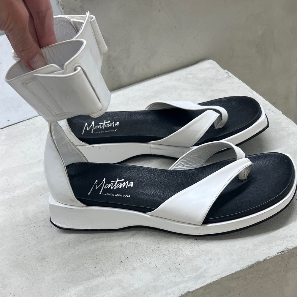 Claude Montant Cuffed Leather Sandals